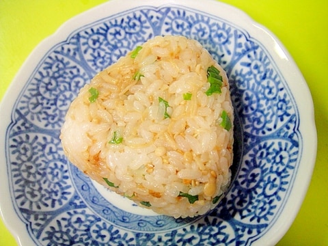 えのきと万能ネギの味噌おにぎり